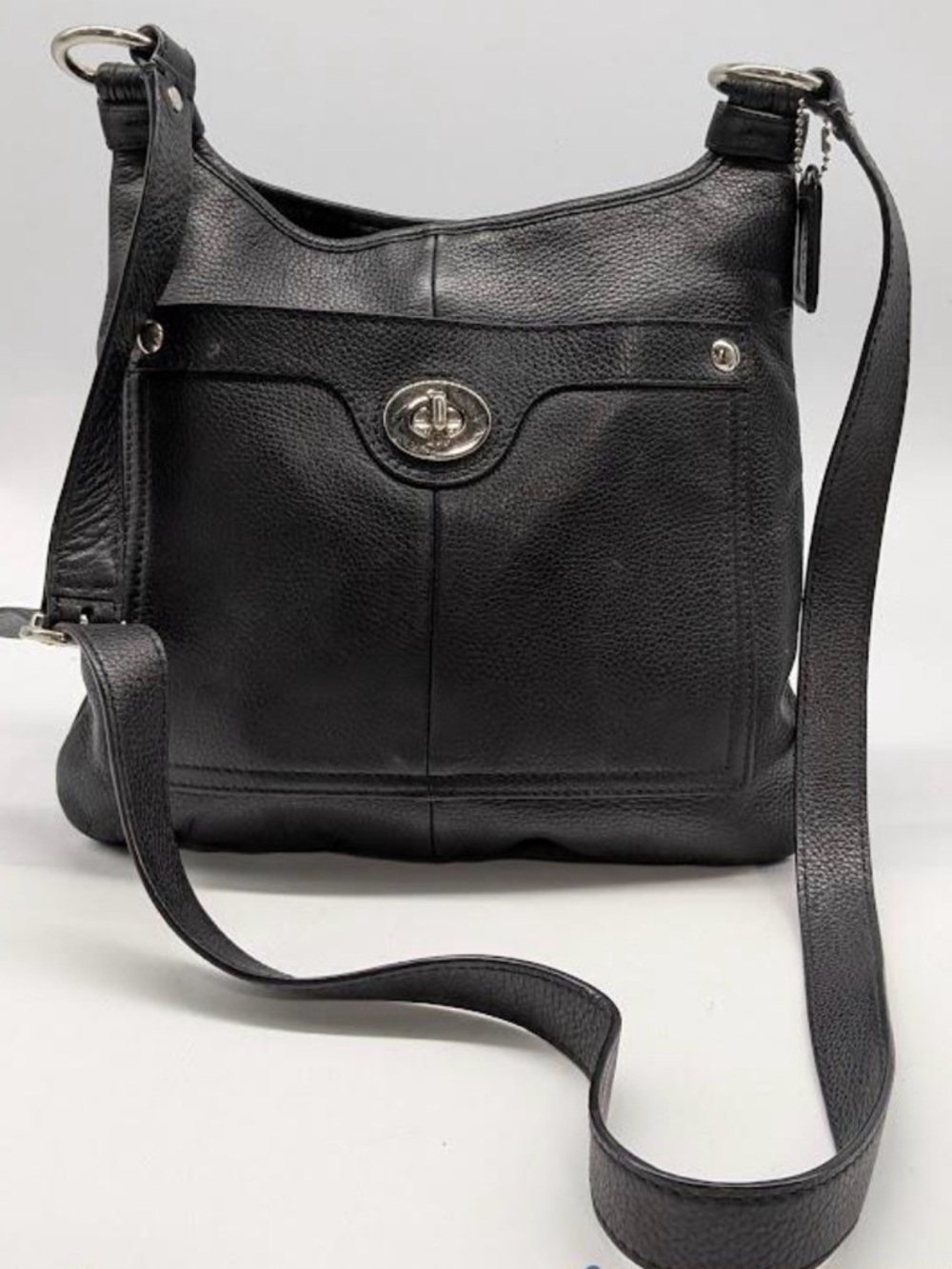 Vtg Coach Black Pebbled Leather Penelope Silver Turnlock Crossbody Handbag
